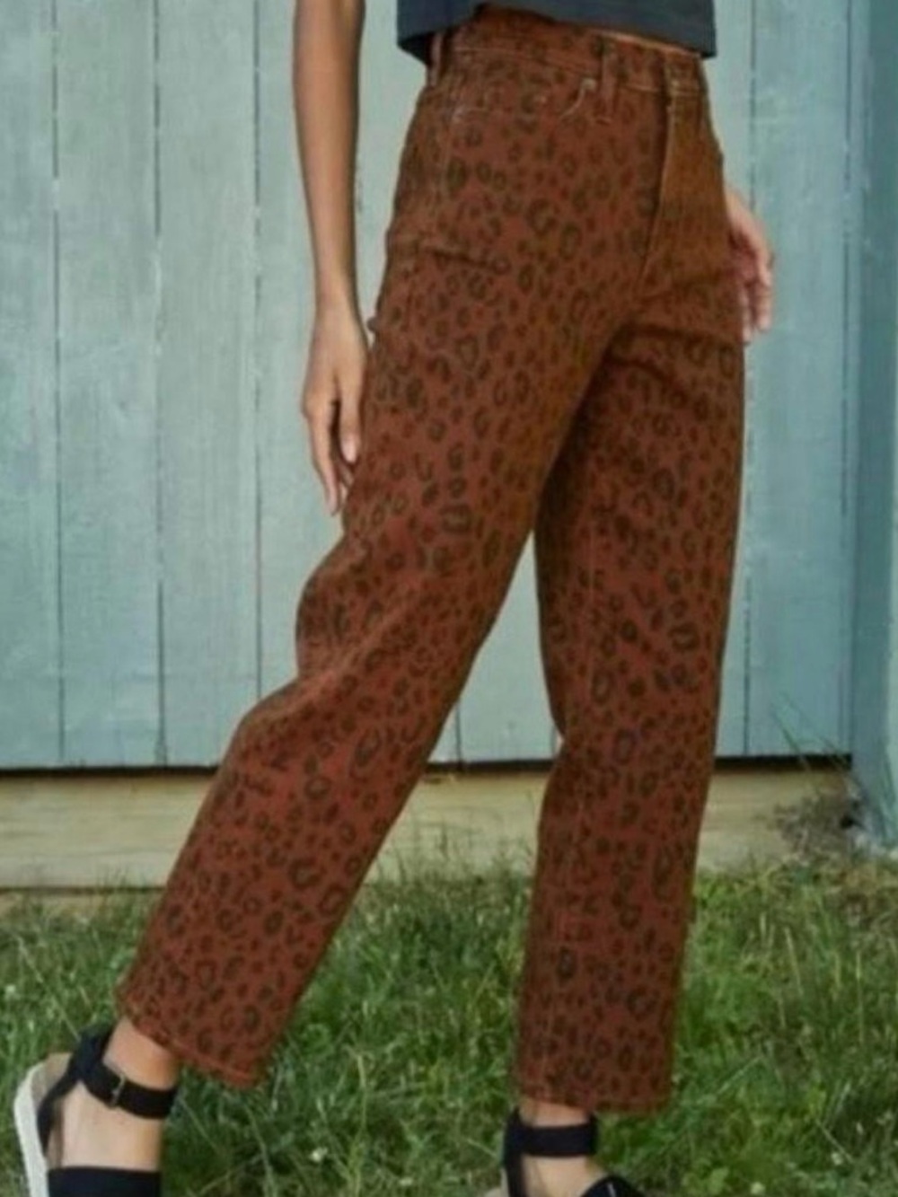 Universal Thread Straight Leg Jeans